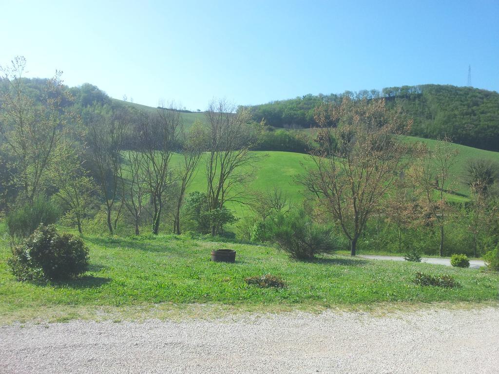 Villa Dei Tigli Fabriano Esterno foto